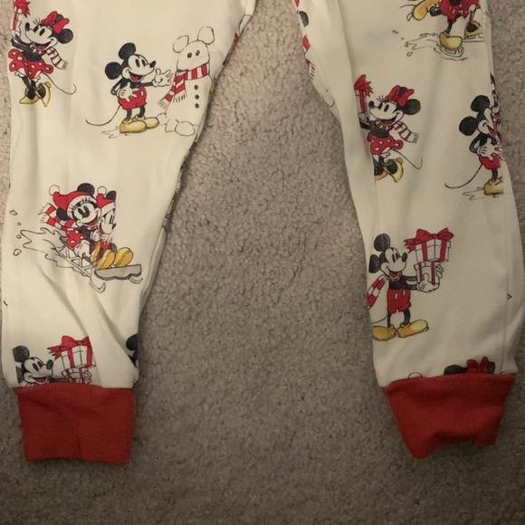 Pottery Barn Kids Mickey Mouse holiday Pjs set - Picture 7 of 7